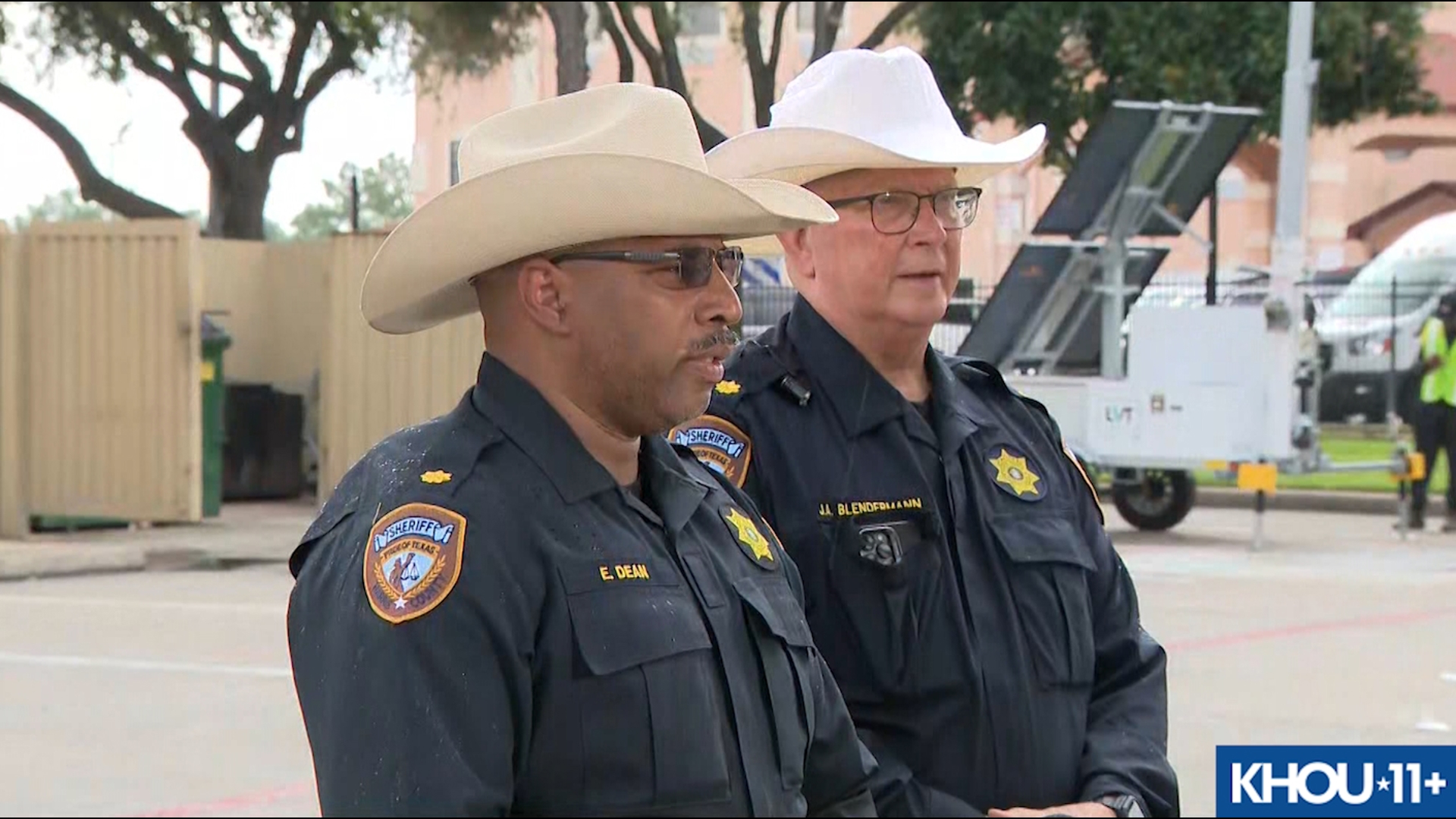 Officials give an update on an ongoing standoff at a fast food restaurant in north Harris County.