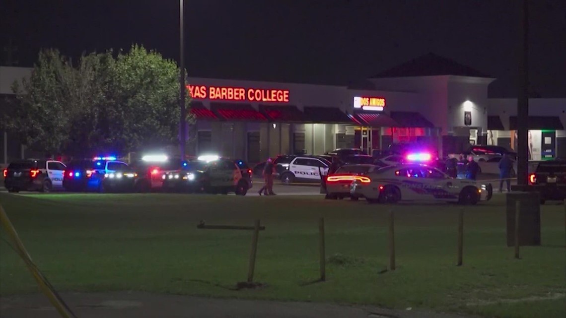 Still no arrests made 2 weeks after 3 constable deputies were shot outside Houston club - Vimarsana News