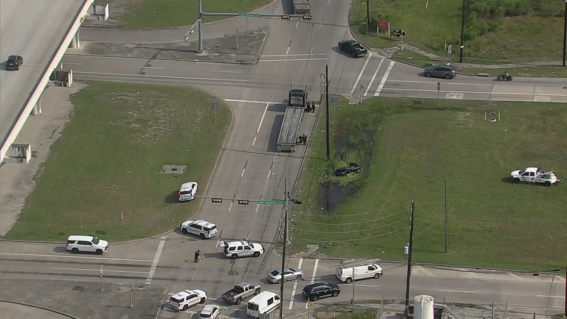 Woman injured in crash involving 18-wheeler in NE Harris County ...