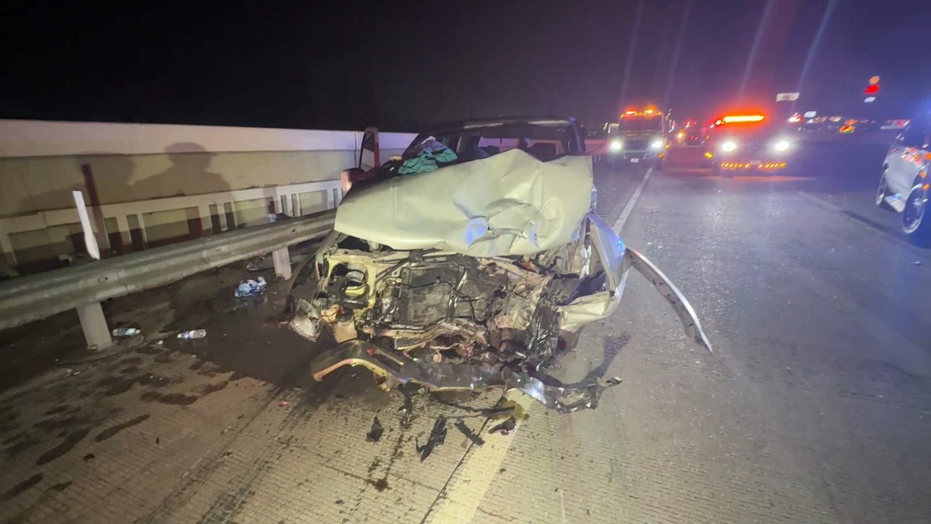 Emergency vehicles struck after Eastex Freeway crash — two drivers ...