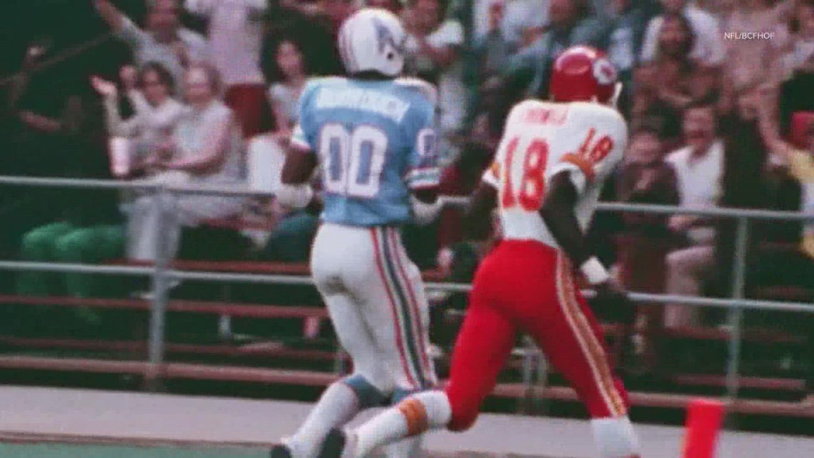 1981 Press Photo Houston Oilers' Ken Burrough after touchdown