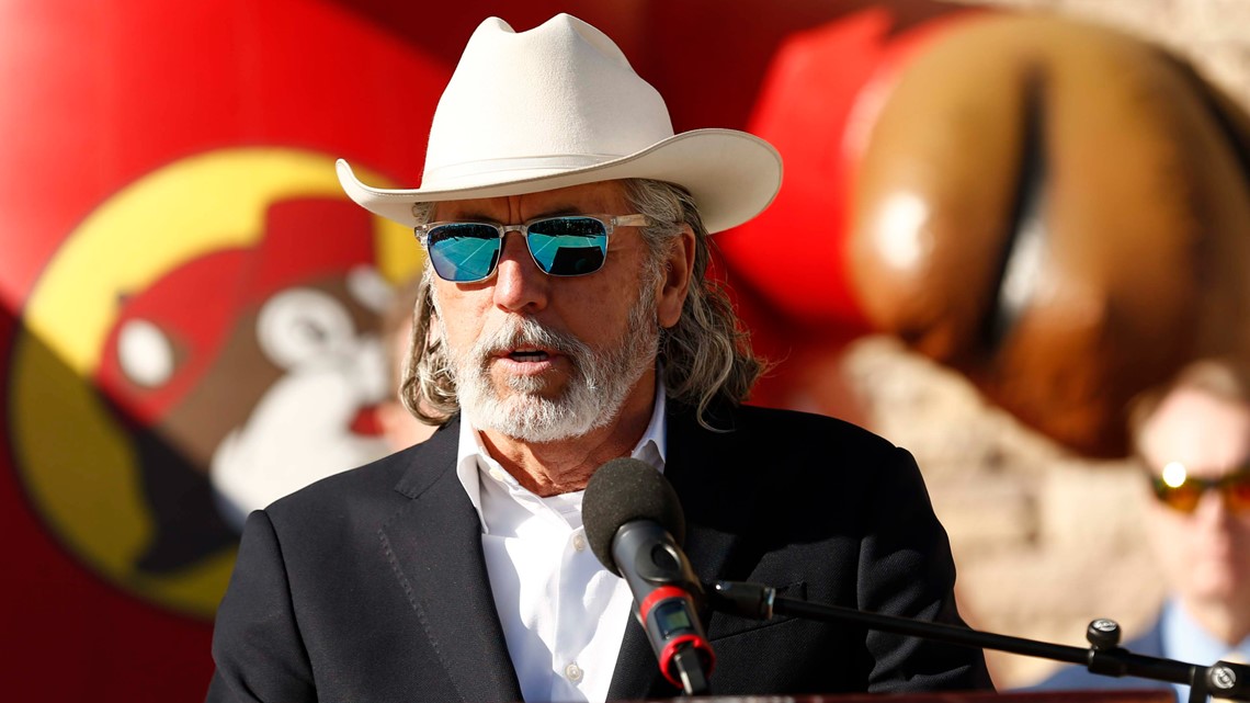Grand marshal announced for 2024 Downtown Rodeo Parade - Vimarsana News