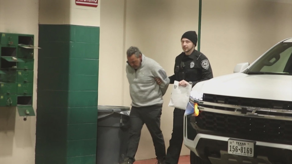 HPD supervisor arrested on child porn possession charges, police say | khou.com