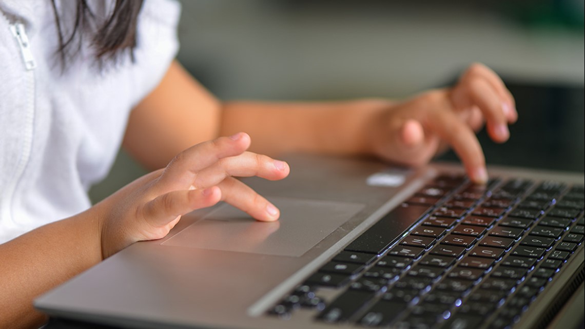 School districts missing thousands of computers, iPads, hot spots - Vimarsana News