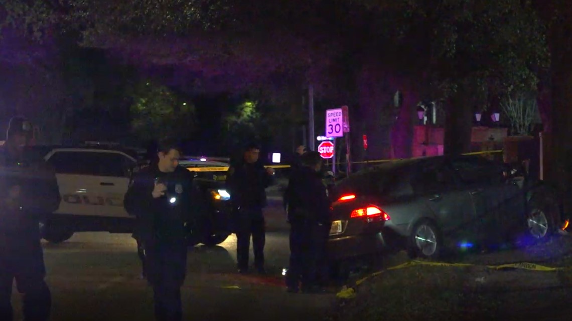 1 dead after car crashes into tree in northwest Houston | khou.com