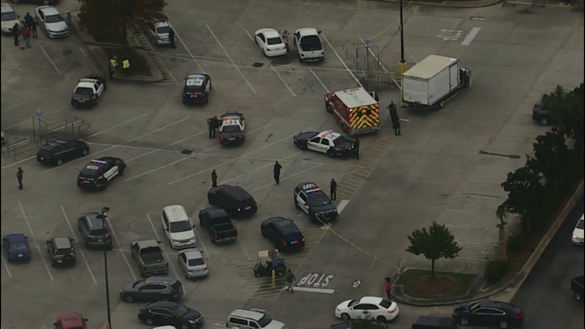 Wanita tewas setelah ditabrak kendaraan di pusat perbelanjaan Houston utara, kata HPD