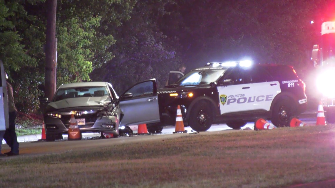 Houston, Texas crime Police officer hospitalized after crash