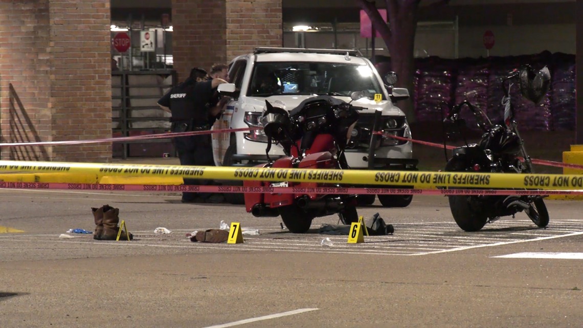 Kejahatan Houston: Pria ditembak dan dibunuh di tempat parkir, kata para deputi