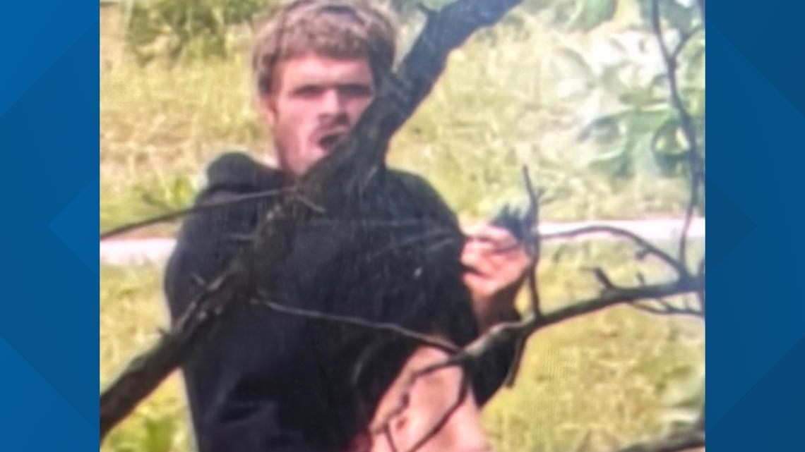 Man wanted for exposing himself at Harris County park