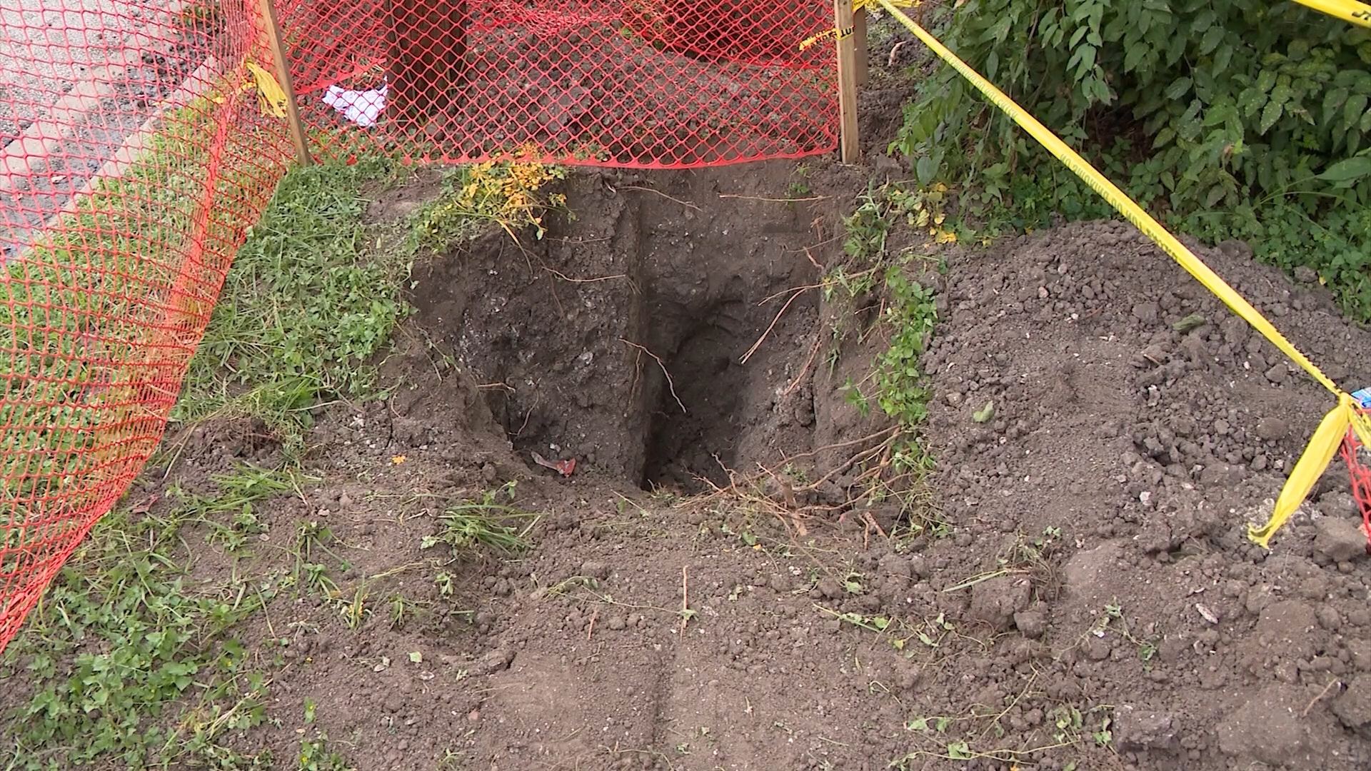 CenterPoint faces backlash after homeowners find holes in yards | khou.com