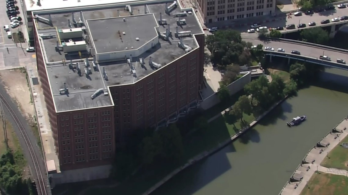 Bomb threat investigated at Baker St jail in downtown Houston, TX
