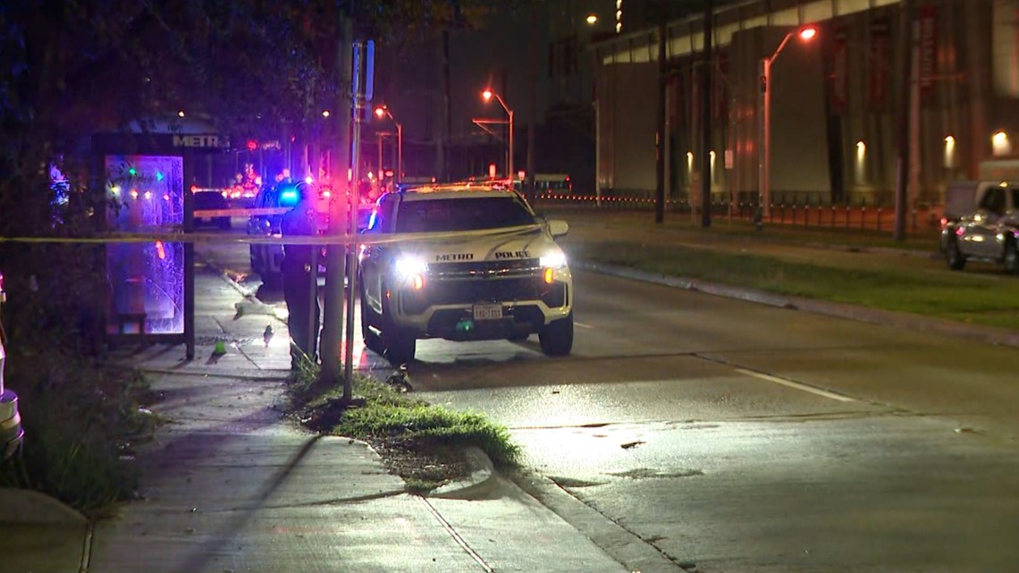 Three juveniles stabbed near Yates High School in Houston - Vimarsana News