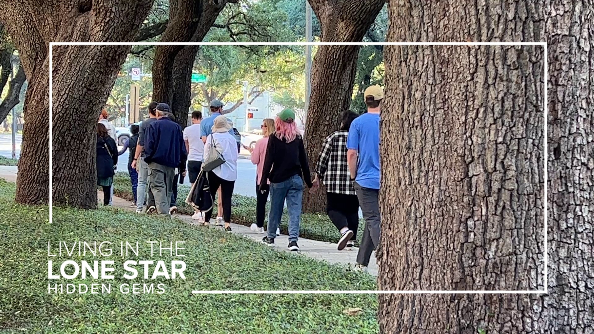 ArCH volunteer docents lead tourgoers through different Houston neighborhoods, sharing about architecture and history.