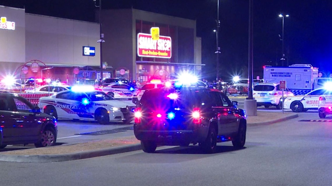 Harris County, Texas, deputi ditembak di tempat parkir toko kelontong