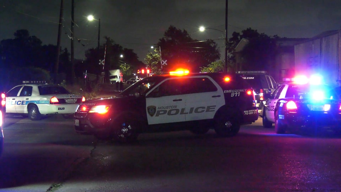 Kejahatan Houston: Polisi mencari pengemudi setelah pengendara sepeda tewas