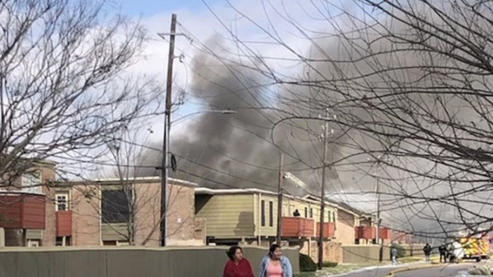 Firefighters Battle 4-alarm Apartment Fire In SW Houston | Khou.com