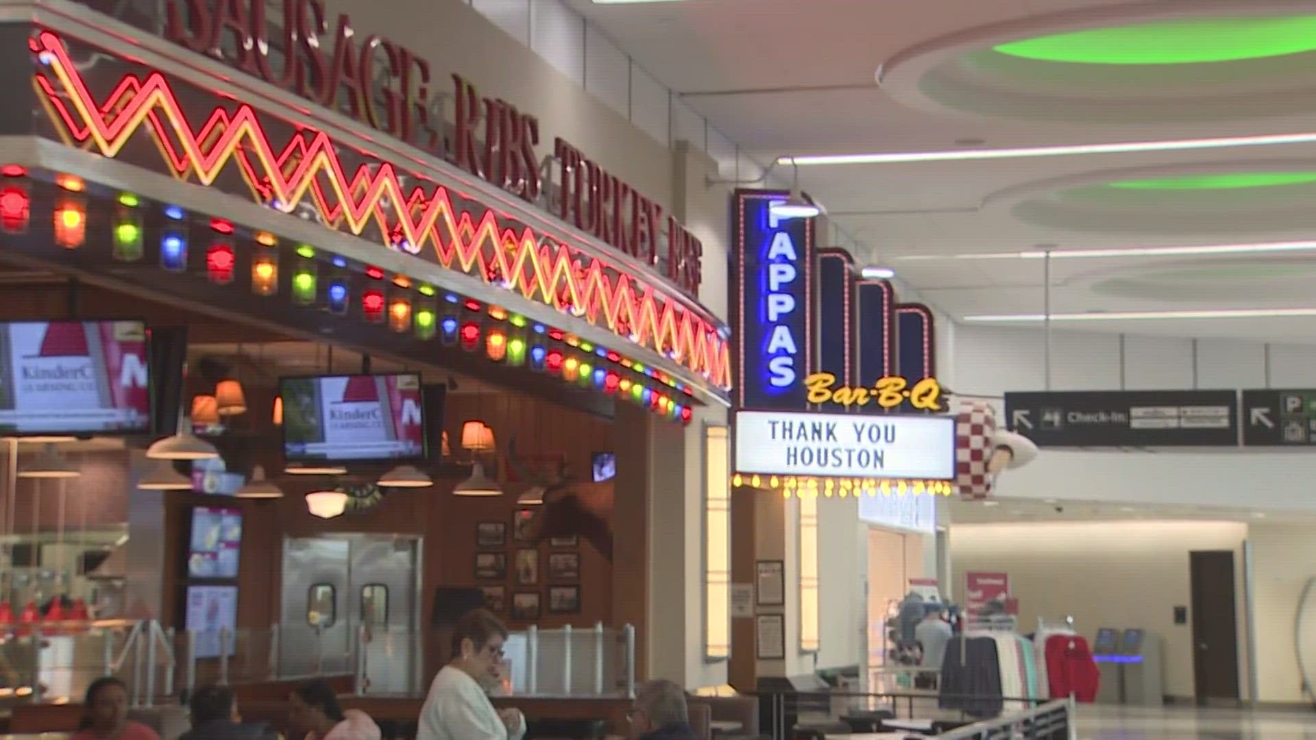 The Houston City Council voted 10-6 to replace Pappas restaurants at Hobby Airport despite a public campaign by their campaign to stay Wednesday morning.