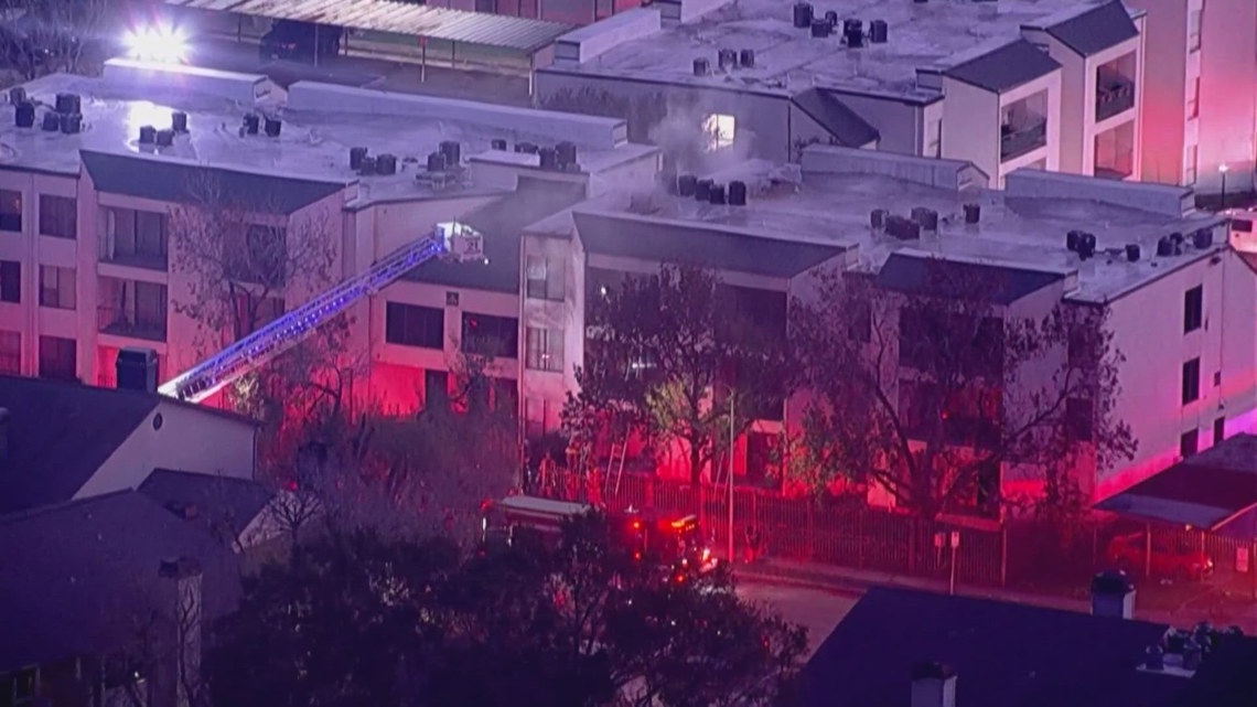 Fire Breaks Out At Apartment Complex Near Nrg Stadium 