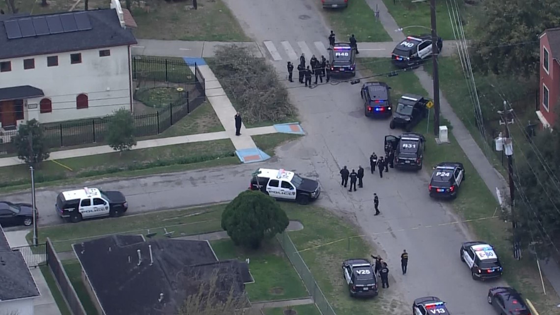 Houston East End officer-involved shooting - Vimarsana News