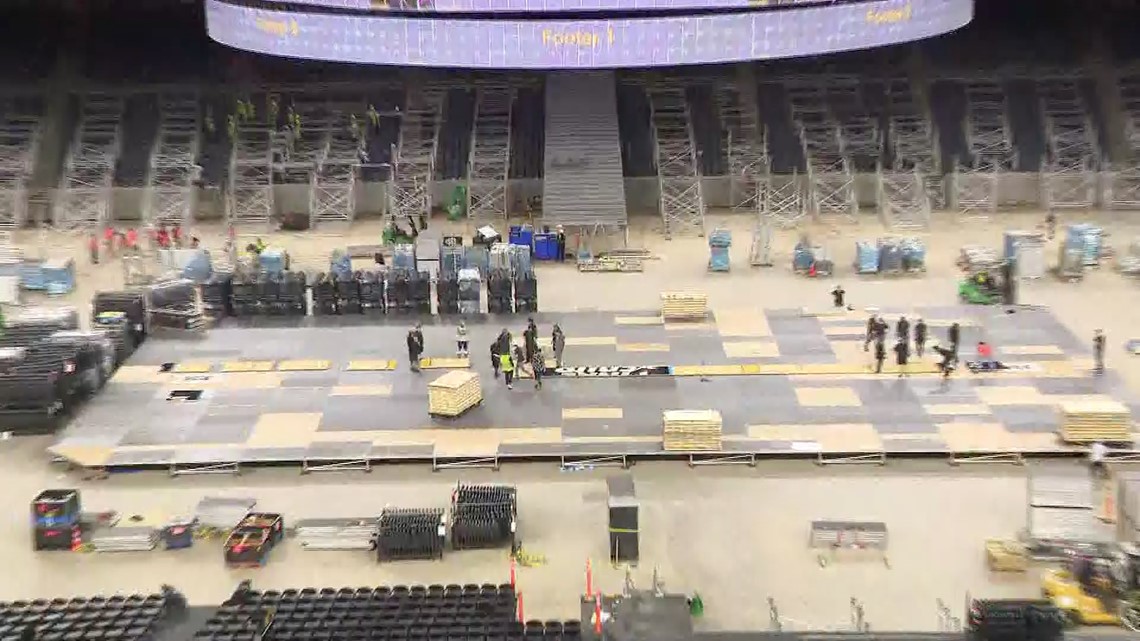 Bagaimana lapangan basket Final Four dipasang di NRG Stadium