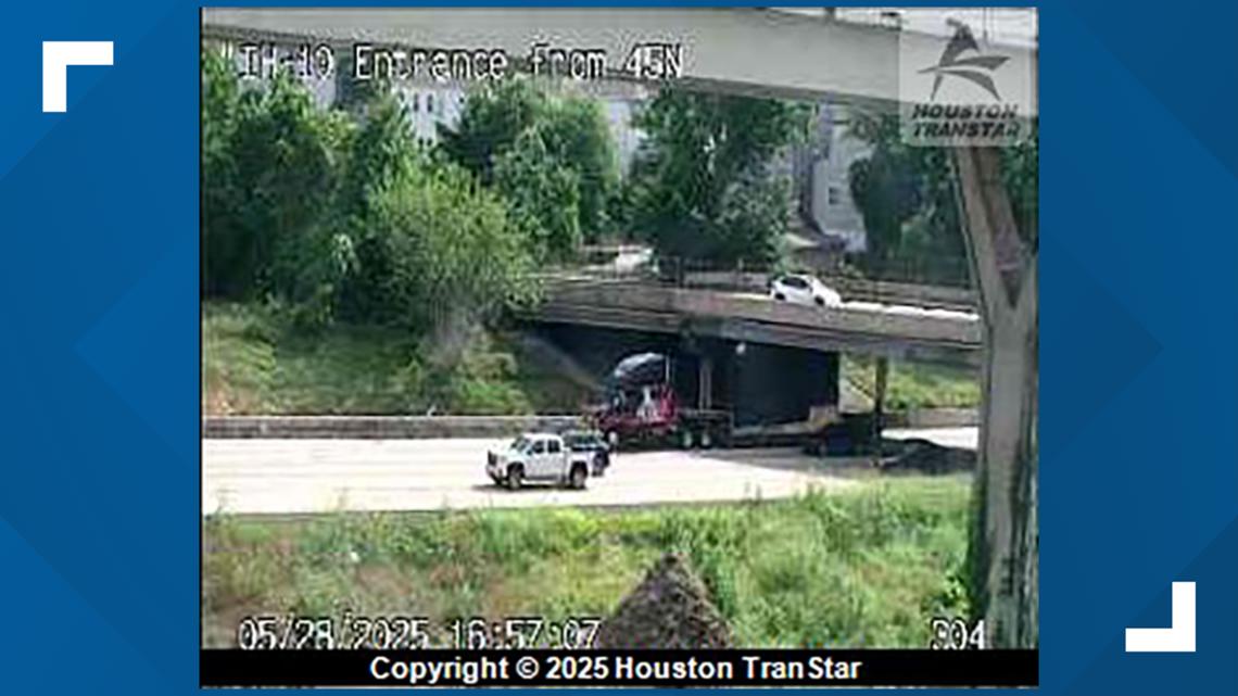 Houston traffic: Big rig gets stuck under overpass on Katy Freeway ...