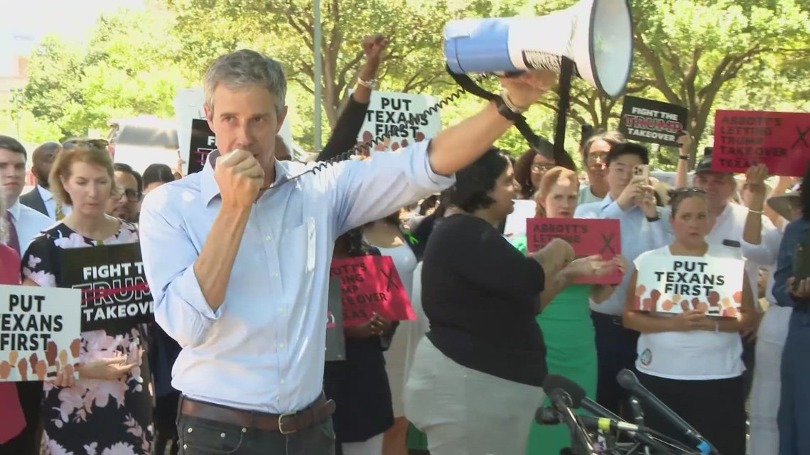 Democrats rally at Texas Capitol as GOP pushes forward with redistricting plans