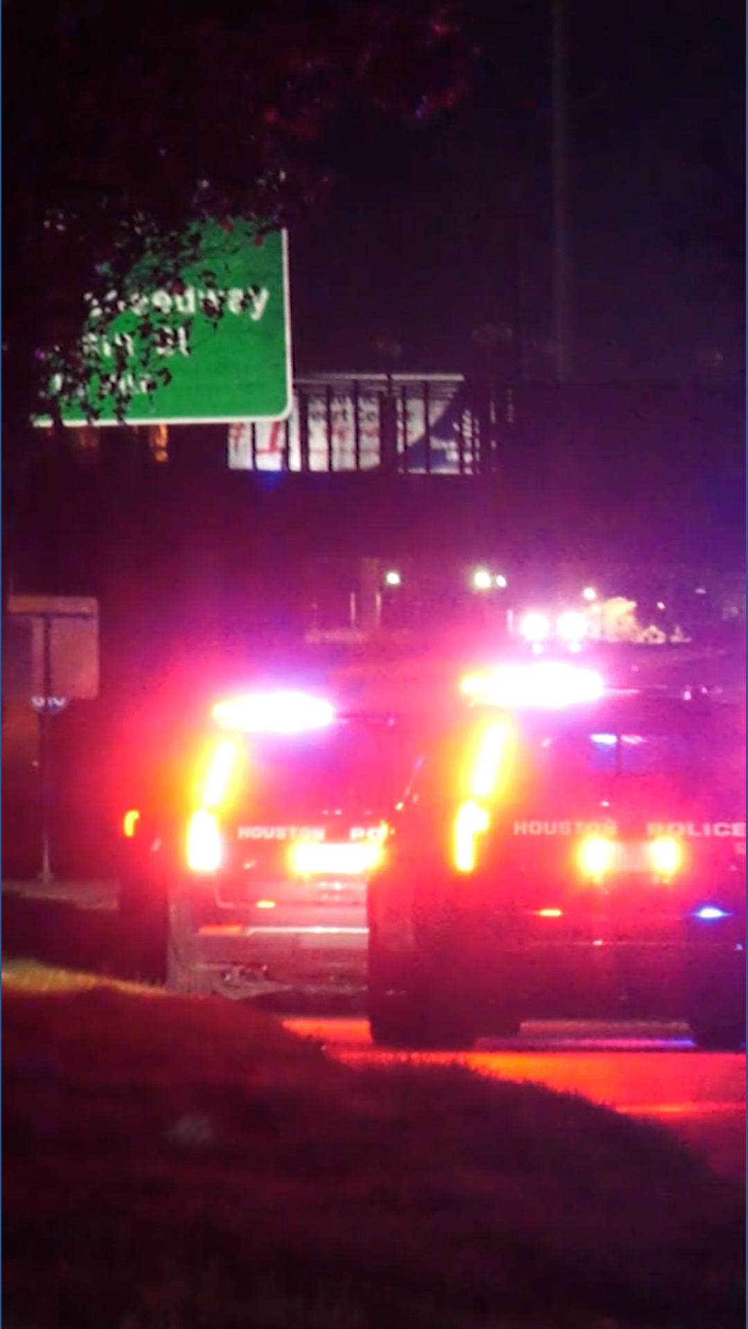 Driver dead after veering off South Loop, crashing into tree, HPD says ...