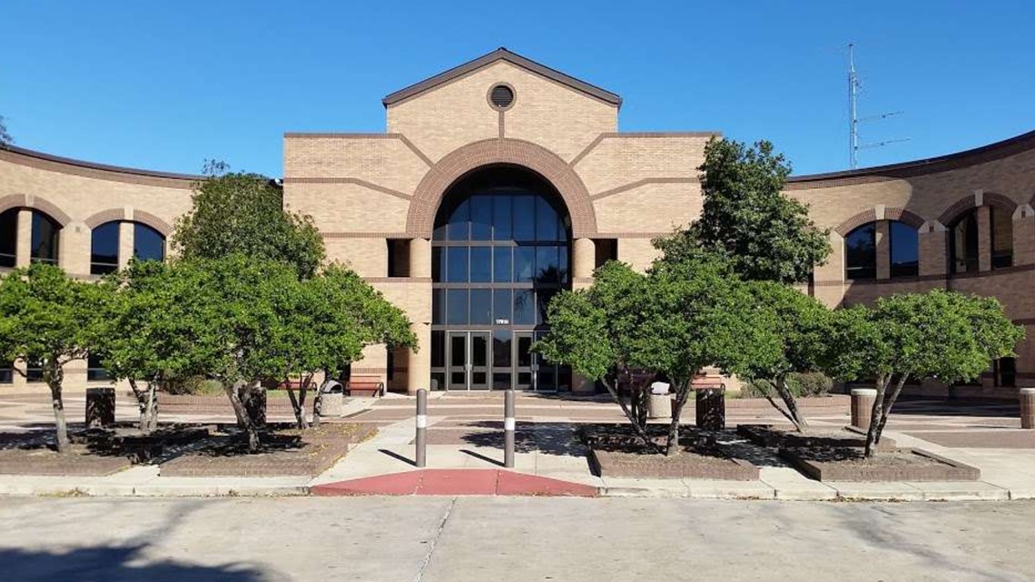 Middle School Students Accused Of Jumping Cy Fair ISD Coach Khou