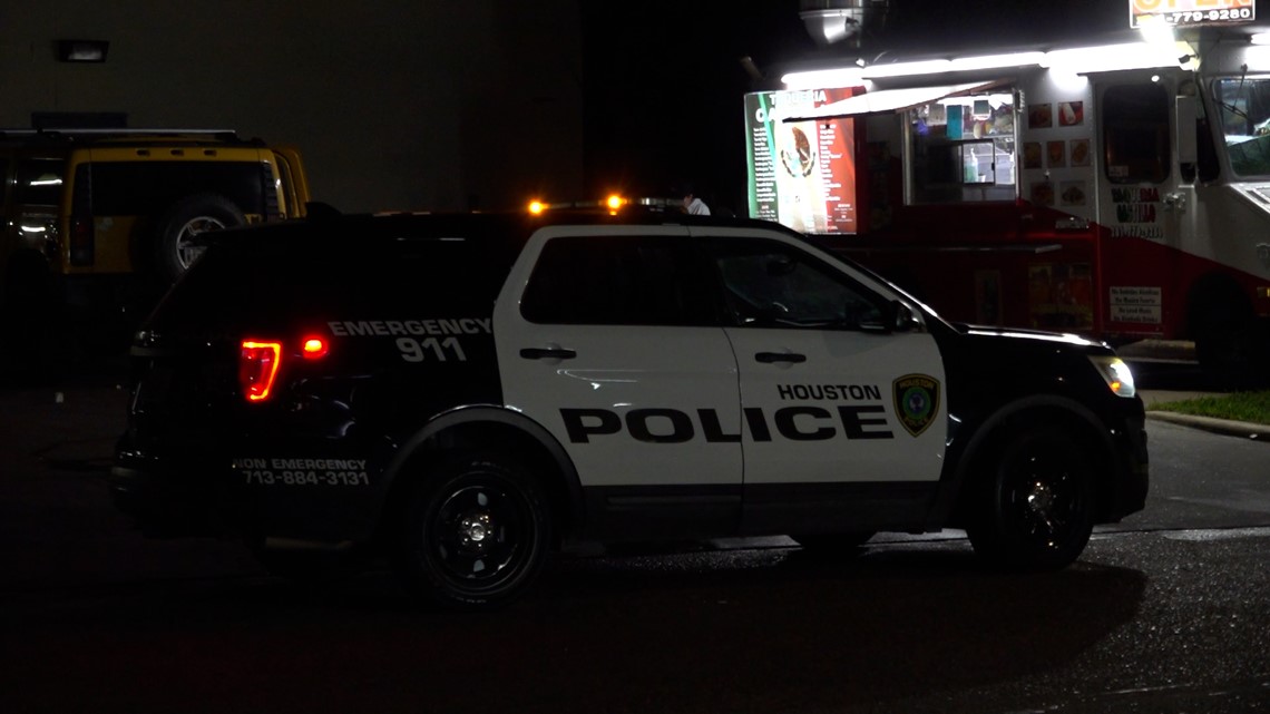 HPD: Man shot during robbery at taco truck - Vimarsana News
