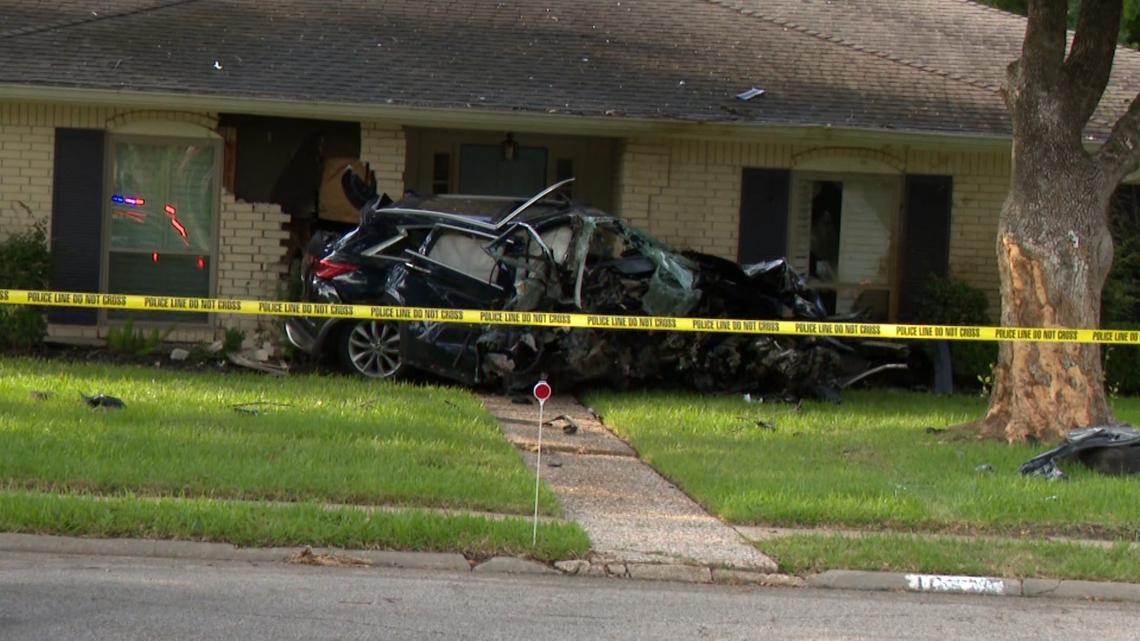 Woman dies in west Houston car crash into home | khou.com