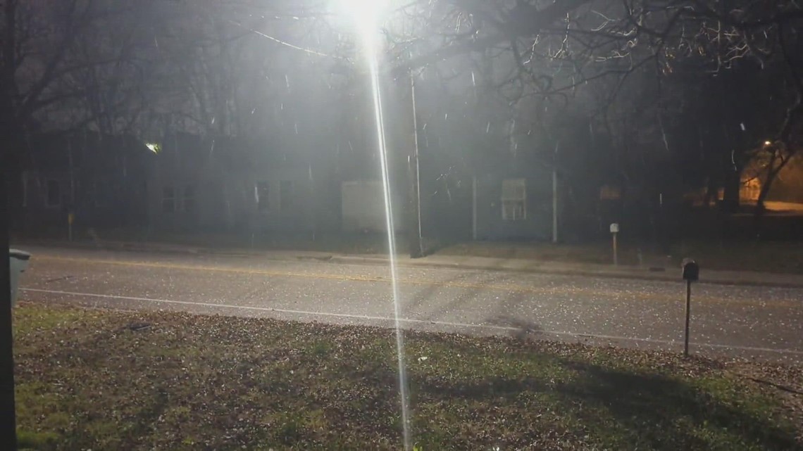 Hail coming down in Huntsville, Texas (1/7/23) | khou.com