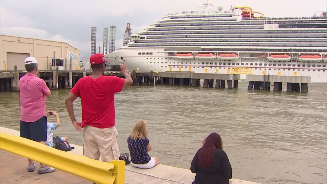 Carnival passenger dies after being hospitalized during cruise