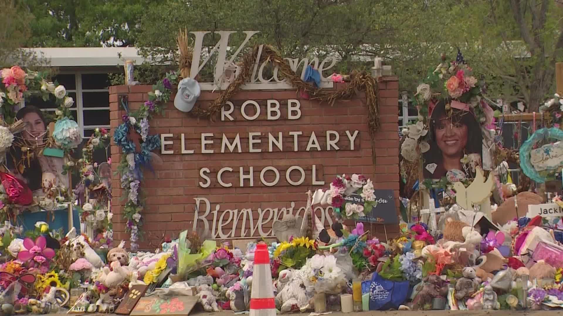 Uvalde Children Return To School Today After Tragedy | Khou.com