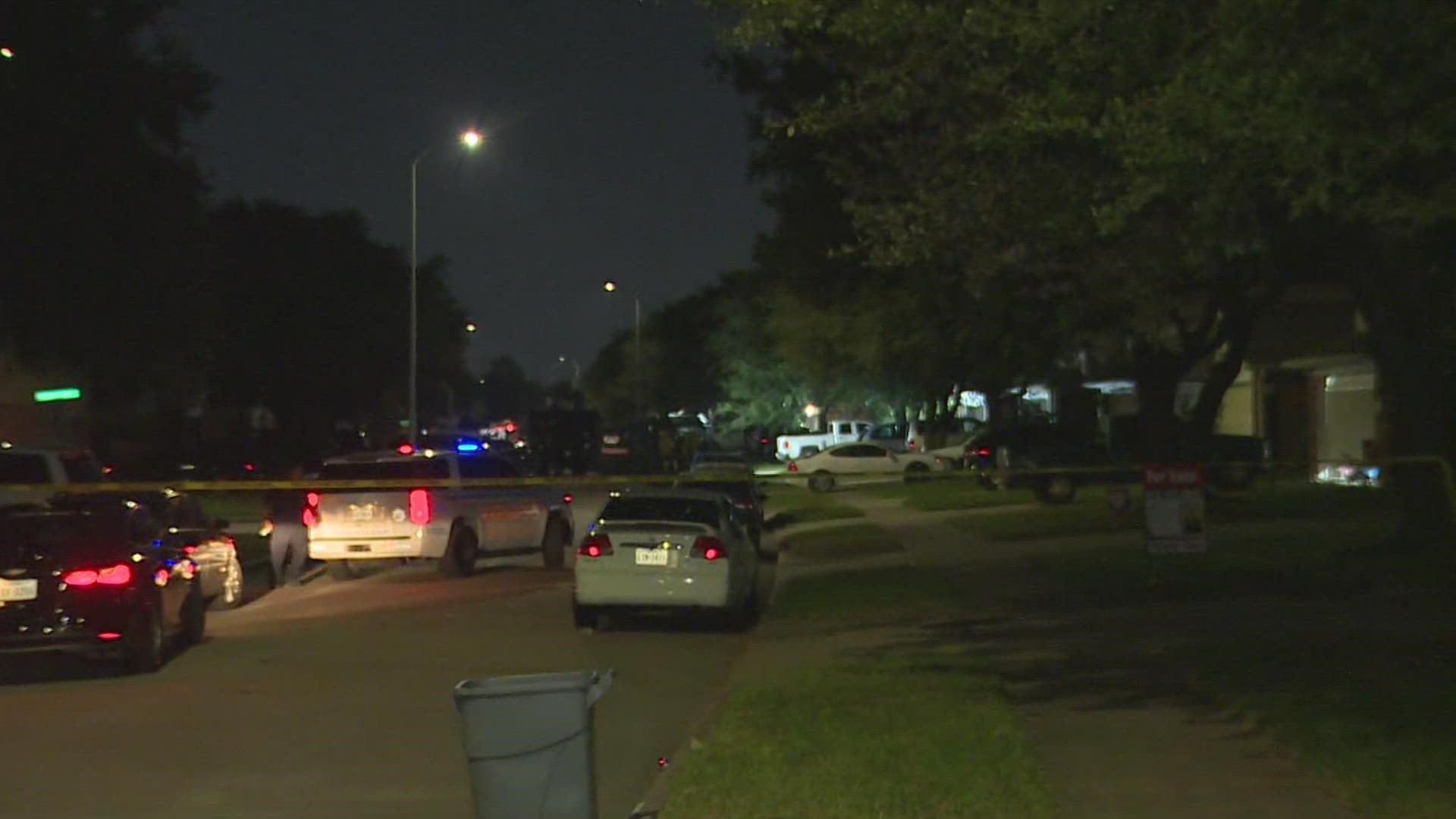 A Harris County Sheriff's Office SWAT team responded to a barricaded suspect in northwest Houston after a man was shot and killed Friday night, according to HCSO.