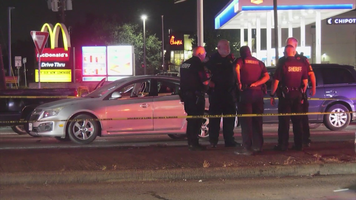 Sheriff: Teen dies after being shot while driving in east Harris County ...