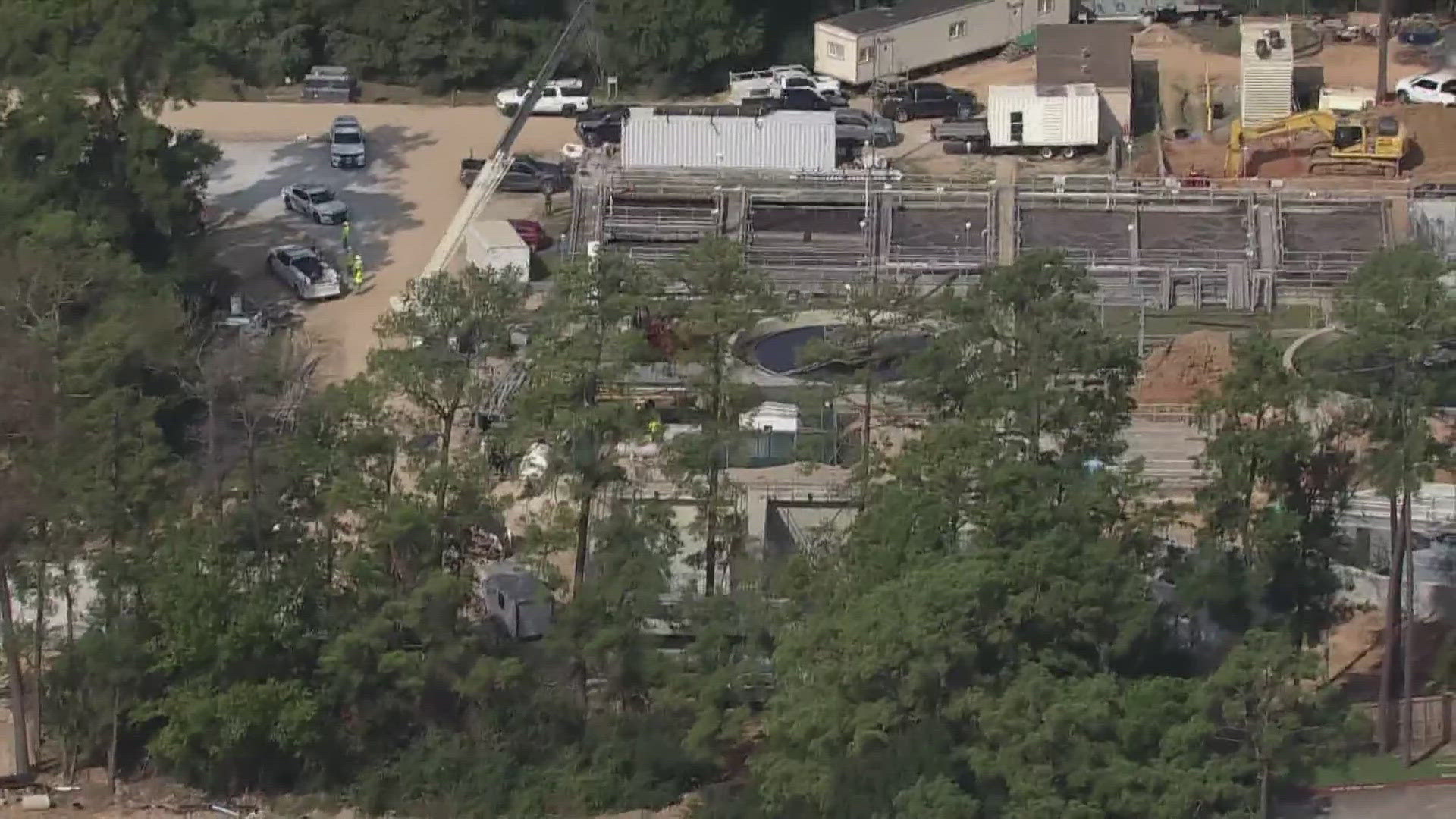 An employee died after falling into a 20-foot-deep structure container Monday morning, according to the Harris County Precinct 4 Constable’s Office.