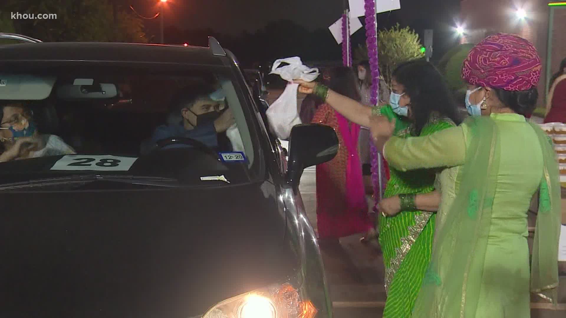 KHOU 11 photojournalist Chris Carr shows how people are celebrating Diwali in Houston during the COVID-19 pandemic.