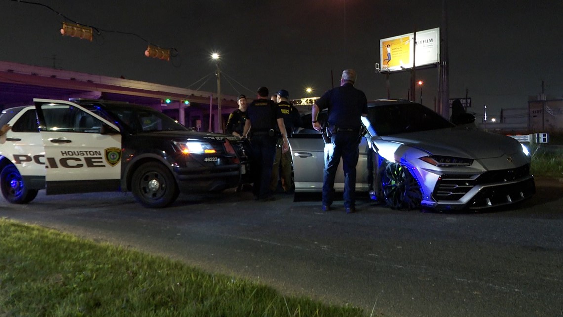 HPD: Empat tersangka ditangkap menyusul kejar-kejaran malam tahun baru dengan Lamborghini Urus di South Loop
