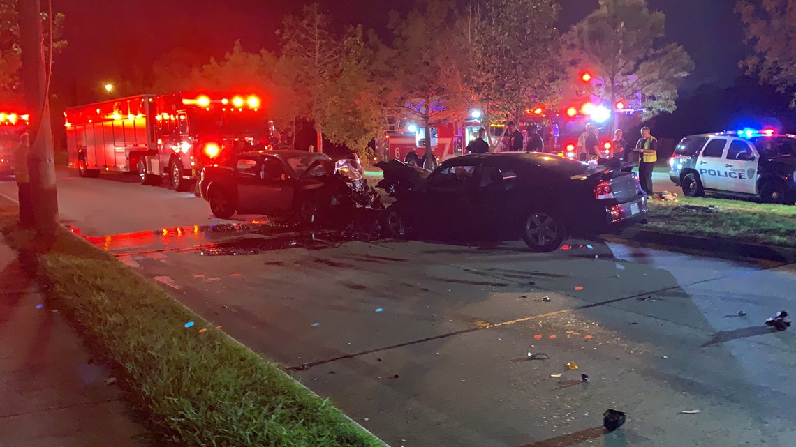 4 hurt in head-on crash on TC Jester Blvd | khou.com