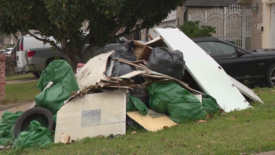 Houston uses $1.2M in disaster funds for urgent heavy trash cleanup