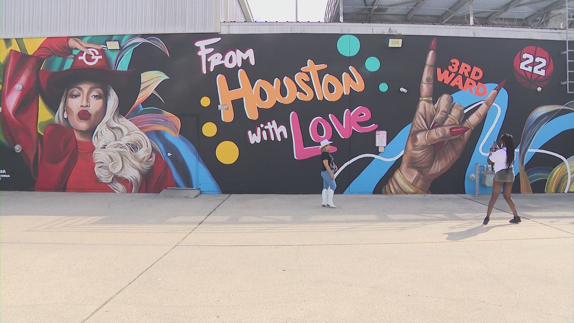 Both shows at NRG Stadium are sold out with resale tickets ranging from $175 to $7,000. Houston celebrates with new mural and themed cookies.