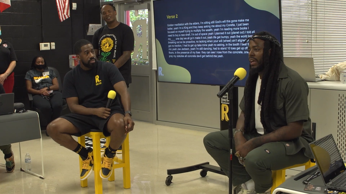 Reading with a Rapper opens interactive literacy lab at HISD middle ...