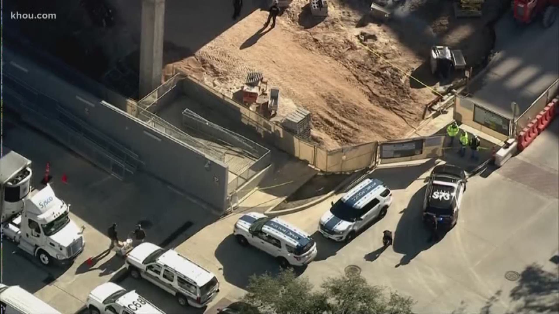 An elderly man's body was found outside Memorial Hermann Hospital in the Texas Medical Center early Monday. HPD Homicide detectives are investigating the death of the victim found at a closed-off construction site on the Memorial Hermann campus.