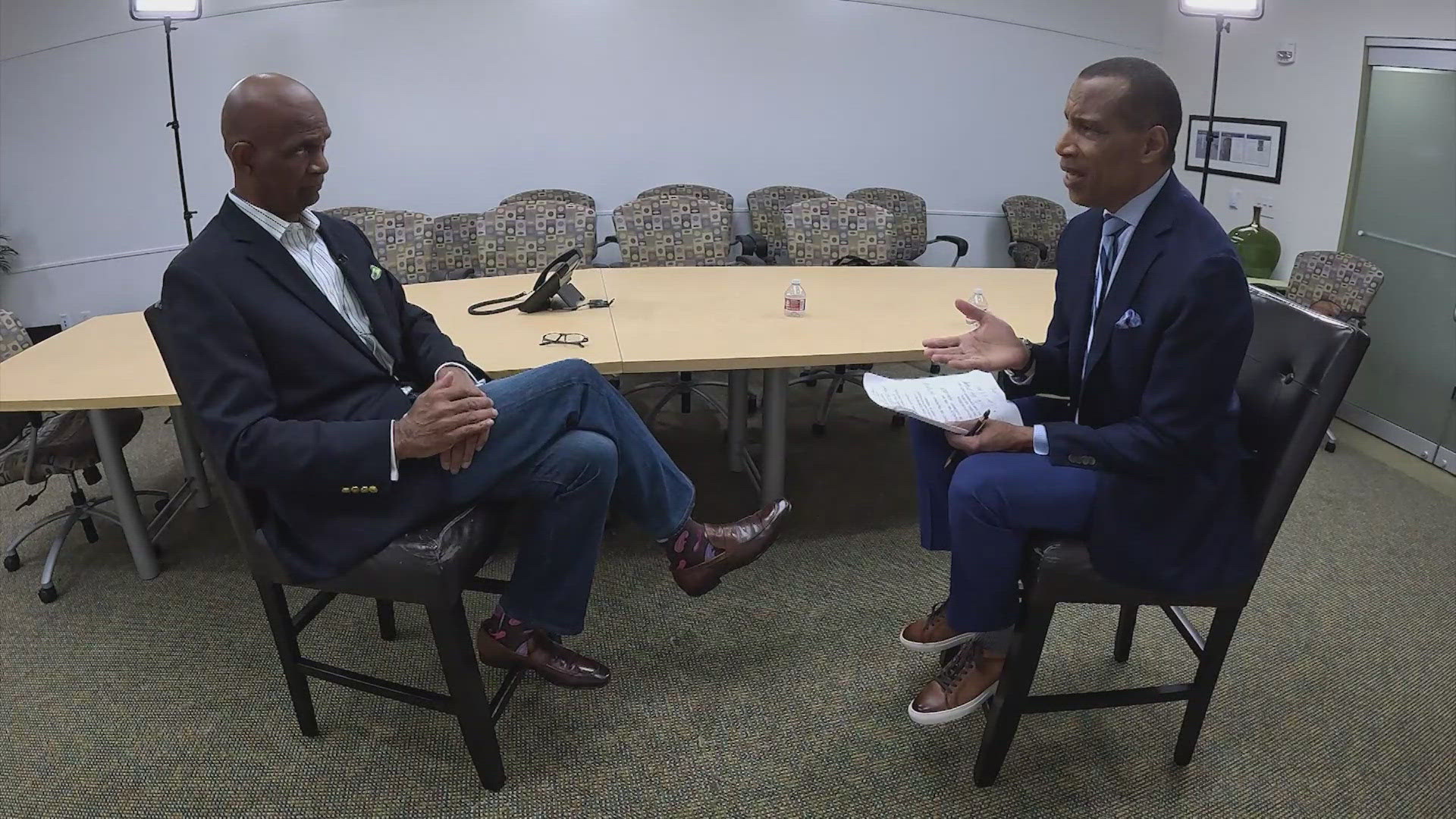 KHOU 11 anchor Len Cannon sat down with the longtime megachurch pastor, community leader and spiritual advisor to presidents for an exclusive interview. 