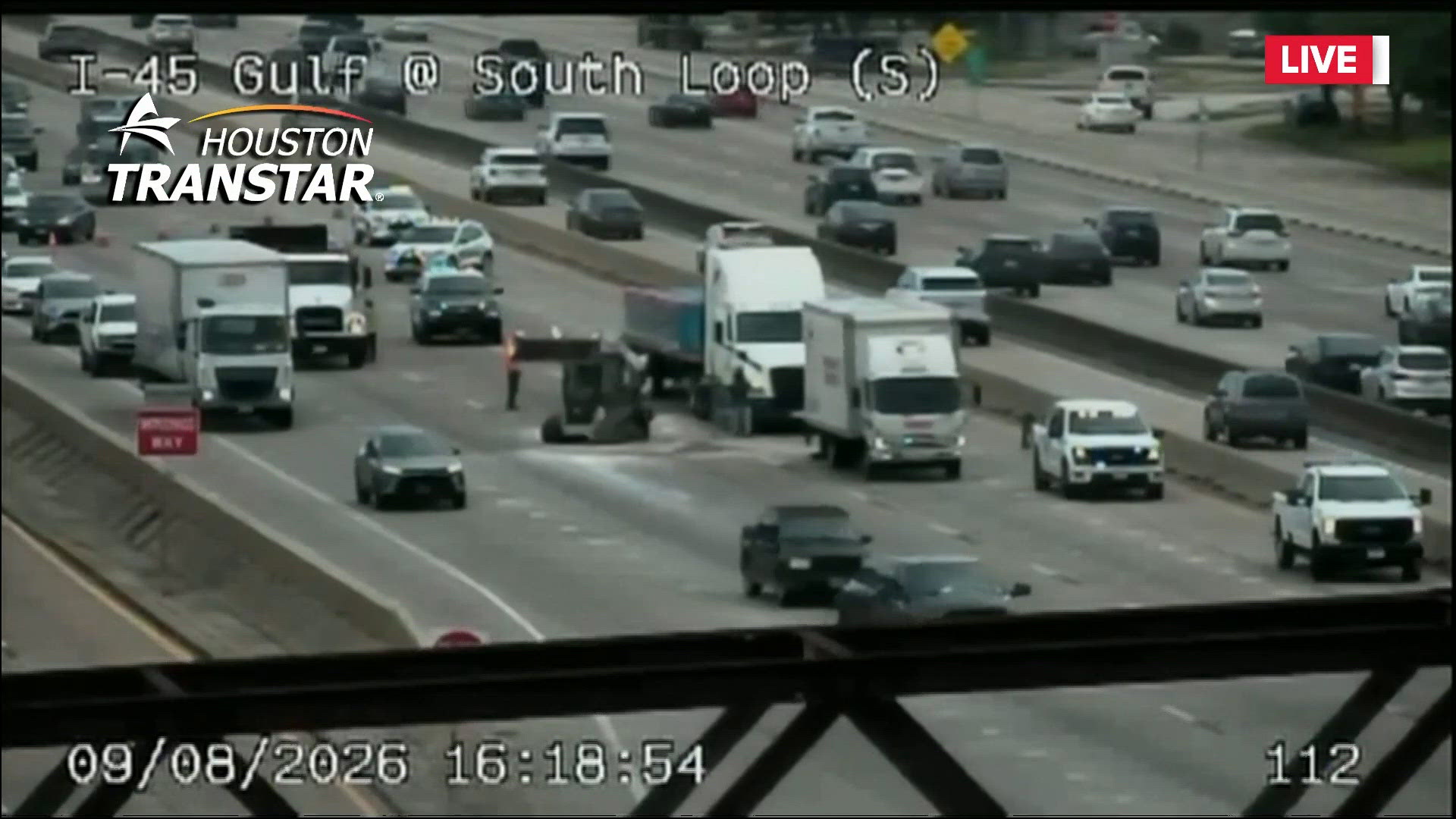 Paint spill reported on I-45 inbound near South Loop | khou.com