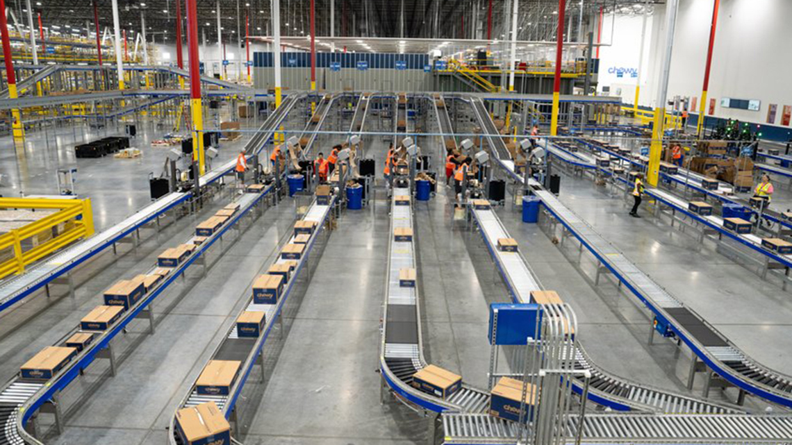 Pet supply retailer opens first Houston distribution center, hiring over 500 workers