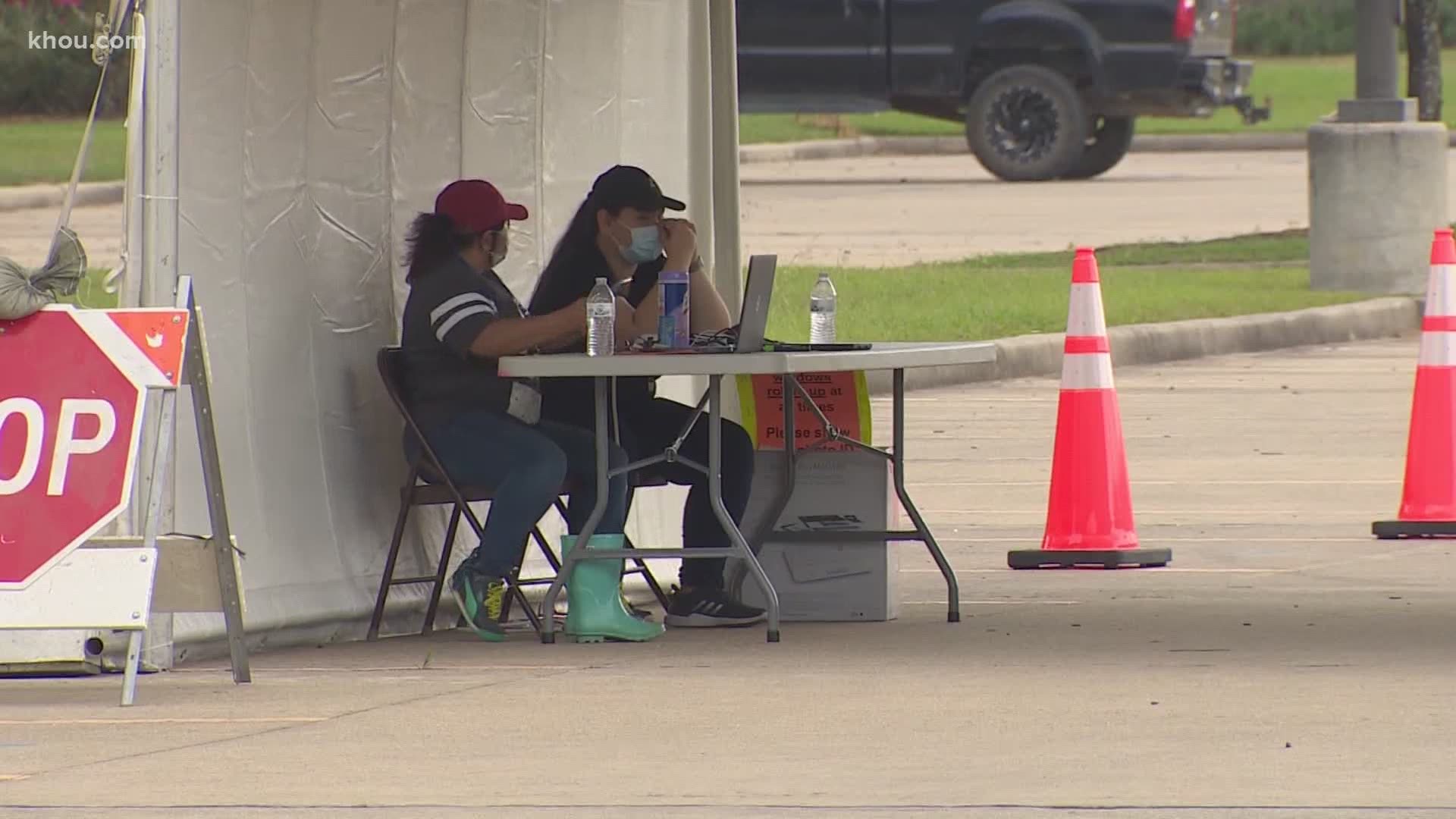 Fort Bend County opened two new testing sites Friday at the Gallery Furniture in Richmond and Seven Lakes High School in Katy.
