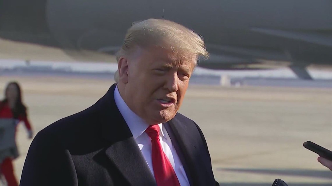 Donald Trump datang ke Conroe untuk rapat umum pada 29 Januari