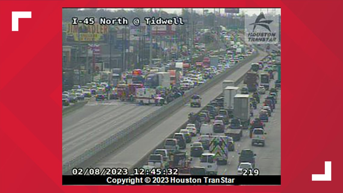 Traffic alert: North Freeway shut down at Tidewell due to wreck - Vimarsana News