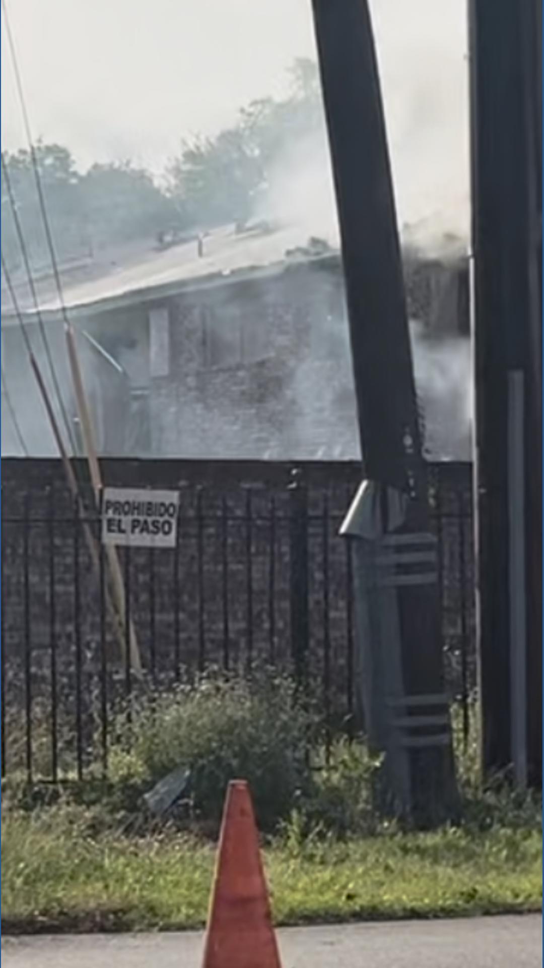 Fire breaks out at Houston apartment on Dashwood Drive | khou.com